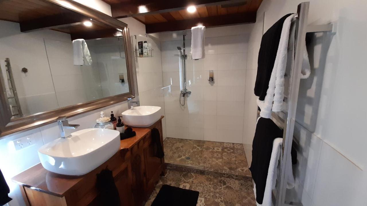 Wharfe Cottage Уэллсфорд Экстерьер фото